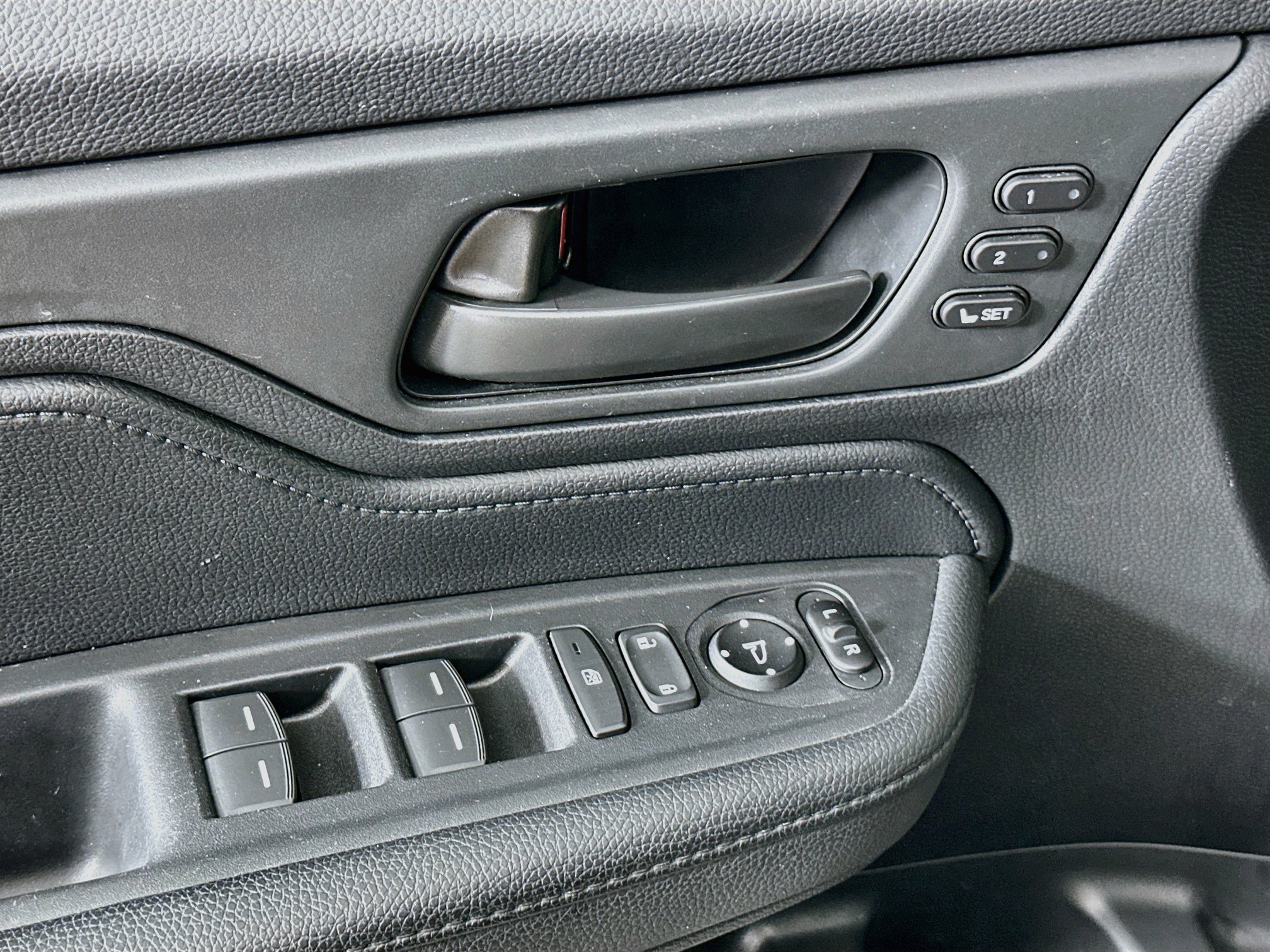 Used 2025 Honda Odyssey EX-L image 15