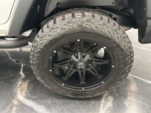 Used 2016 Jeep Wrangler Unlimited Sport w/ Quick Order Package 24S AWD/4WD image 27