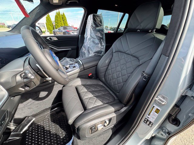 New 2027 BMW X7 xDrive40i w/ M Sport Package AWD/4WD image 6