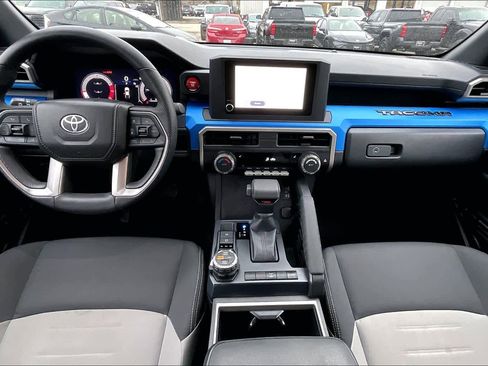Used 2025 Toyota Tacoma TRD Off-Road image 15