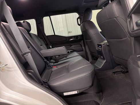 Used 2024 Toyota Land Cruiser image 29