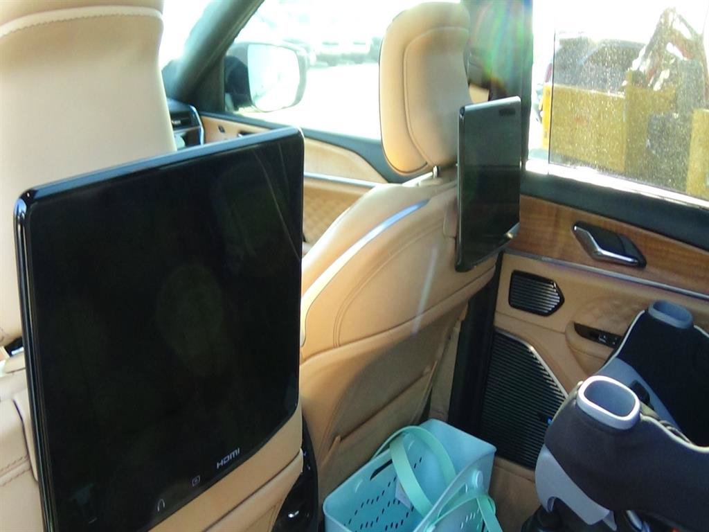 Used 2024 Jeep Grand Cherokee L Summit AWD/4WD image 13