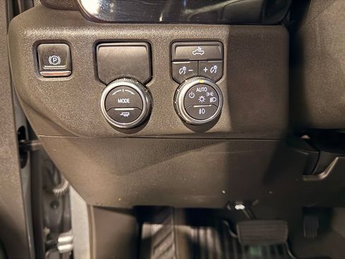 Used 2024 GMC Sierra 1500 Elevation RWD image 17
