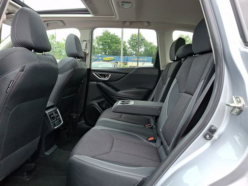Used 2019 Subaru Forester Premium w/ All-Weather Package AWD/4WD image 10