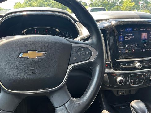 Used 2021 Chevrolet Traverse Premier w/ Redline Edition AWD/4WD image 13