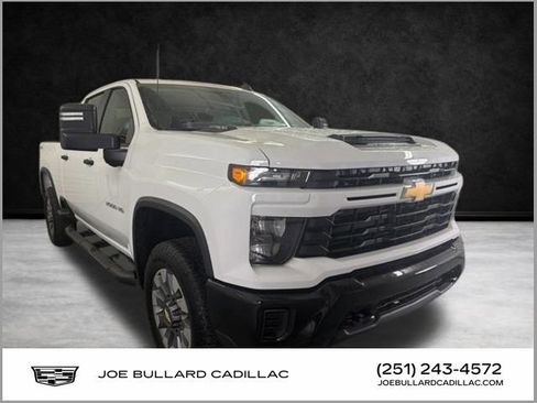 Used 2025 Chevrolet Silverado 2500 Custom w/ Custom Convenience Package AWD/4WD image 1