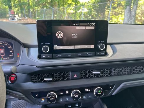 Used 2023 Honda Accord EX image 17