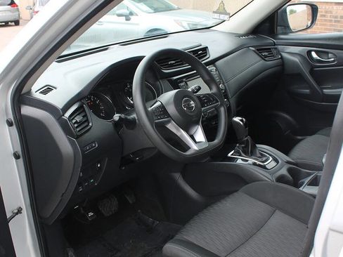 Used 2018 Nissan Rogue S image 11