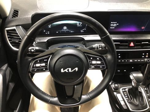 New 2025 Kia Seltos EX image 29