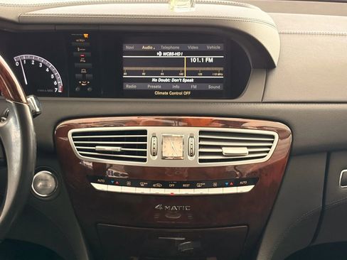 Used 2010 Mercedes-Benz CL 550 CL 550 4MATIC Coupe 2D image 22