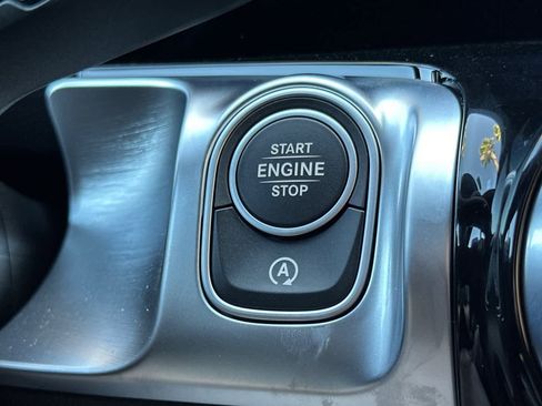 New 2025 Mercedes-Benz GLB 250 image 21