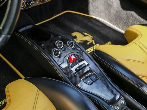 Used 2013 Ferrari 458 Spider RWD image 44