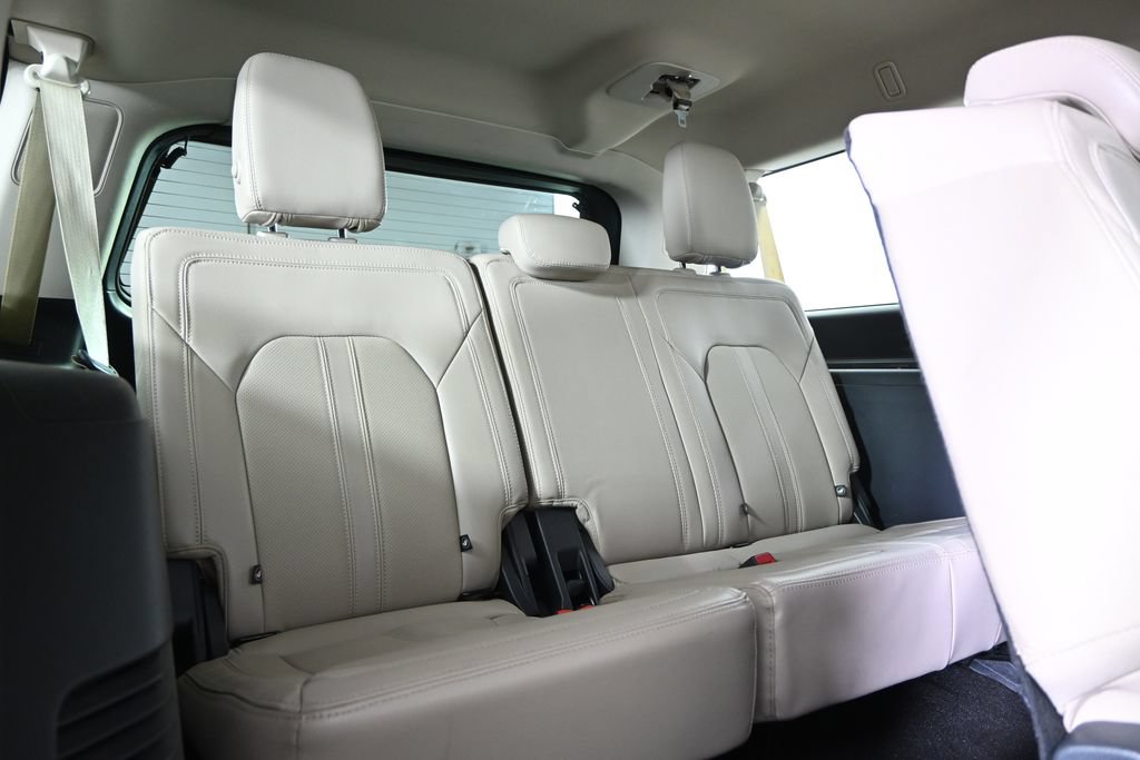 Used 2023 Ford Expedition Max Limited AWD/4WD image 17
