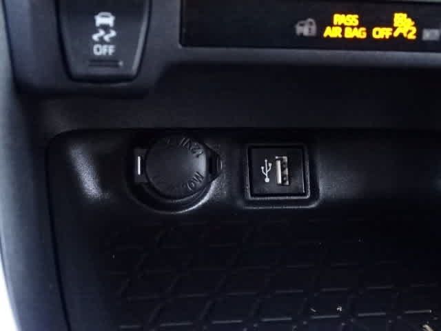 Used 2025 Toyota RAV4 XLE w/ Convenience Package FWD image 32