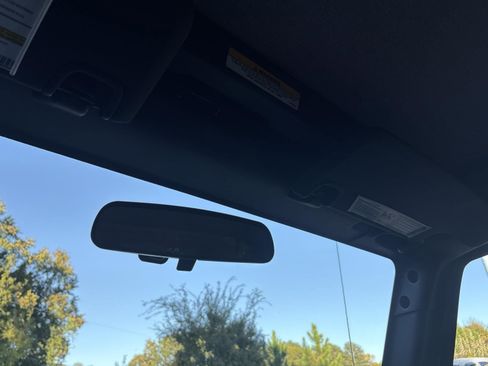 Used 2012 Jeep Wrangler Sahara image 33