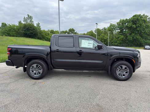 New 2026 Nissan Frontier SV AWD/4WD image 4