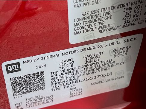 Certified 2025 GMC Sierra 1500 AT4X image 29