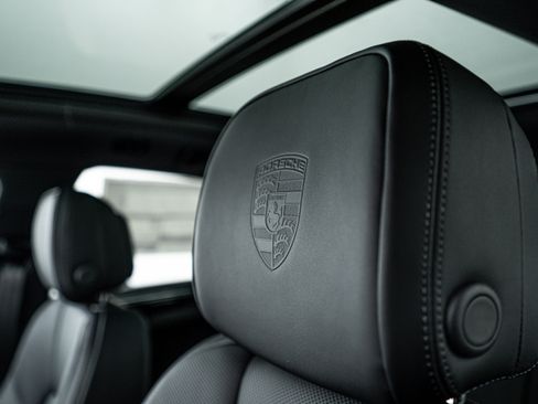Certified 2026 Porsche Macan AWD/4WD image 14