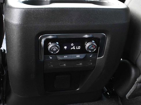 New 2025 Chevrolet Tahoe High Country w/ Sun And Tow Package image 12