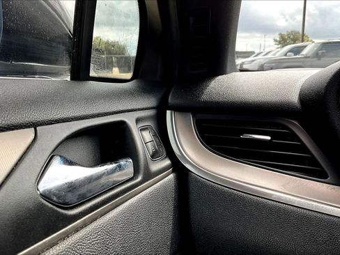 Used 2017 Lincoln MKC Premiere image 31