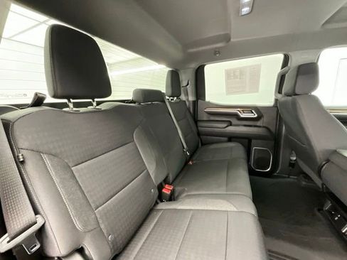Used 2022 Chevrolet Silverado 1500 LT image 12