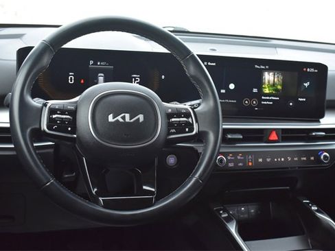 Certified 2025 Kia Sorento EX image 20