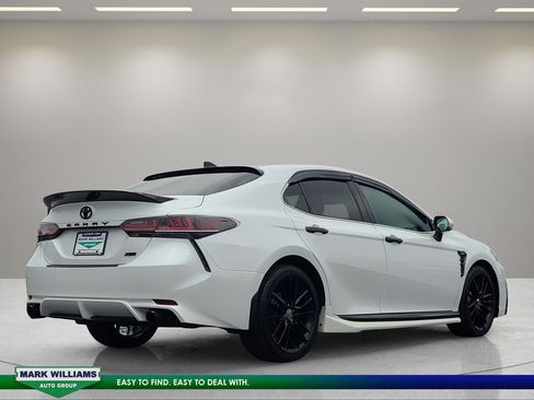 Used 2022 Toyota Camry XSE FWD image 4