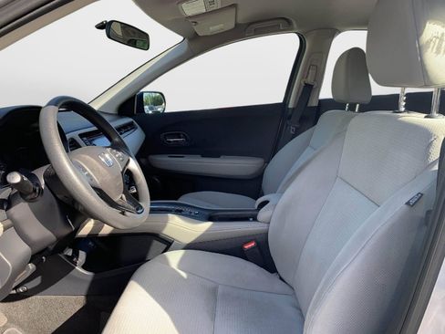 Used 2021 Honda HR-V LX image 12