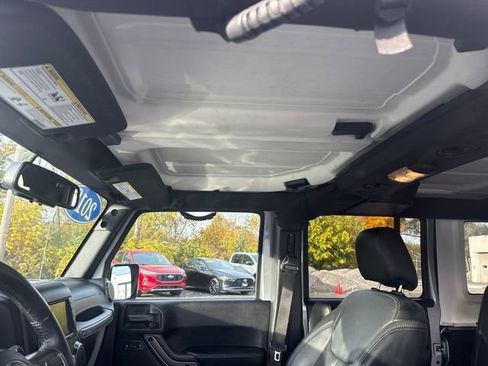 Used 2018 Jeep Wrangler Unlimited Sahara image 20