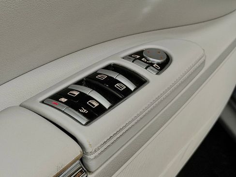 Used 2010 Mercedes-Benz S 550 image 21