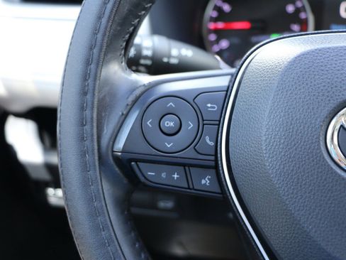 Used 2019 Toyota RAV4 XLE Premium FWD image 18