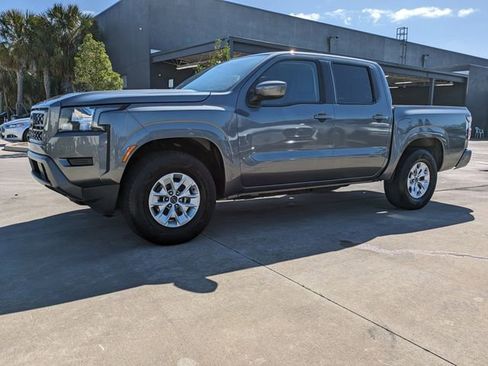 Used 2024 Nissan Frontier SV image 10