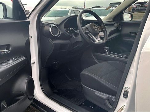 Used 2023 Nissan Kicks SV image 12
