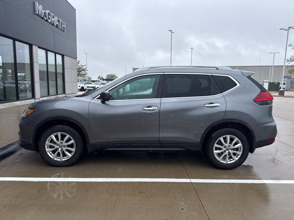 Used 2017 Nissan Rogue SV AWD/4WD image 4
