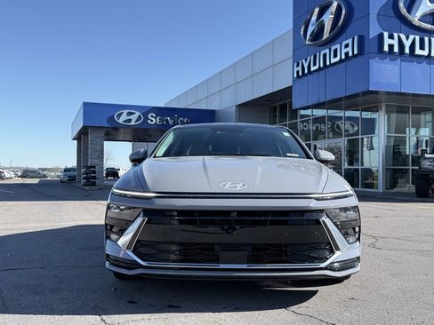 Used 2024 Hyundai Sonata Limited image 2
