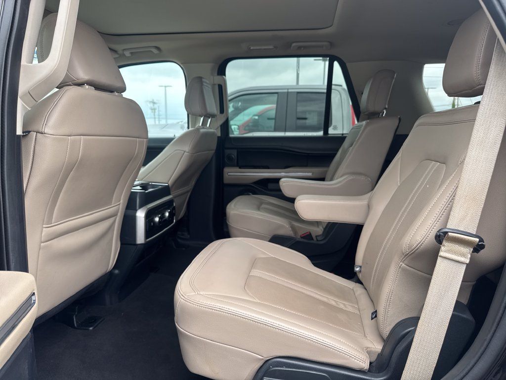 Used 2024 Ford Expedition Limited AWD/4WD image 10