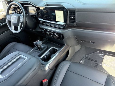 Used 2022 GMC Sierra 1500 SLT w/ SLT Premium Plus Package AWD/4WD image 12