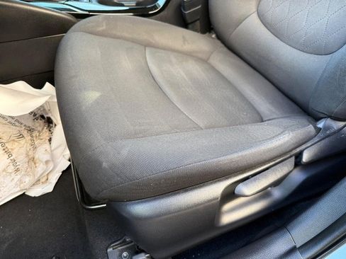 Used 2021 Toyota Corolla LE w/ Carpet Mat Package (TMS) image 17