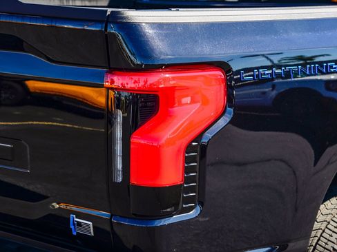 Used 2025 Ford F150 Lightning XLT image 7