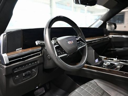 Used 2025 Cadillac Escalade ESV Sport Platinum w/ LPO, Floor Liner Package image 30