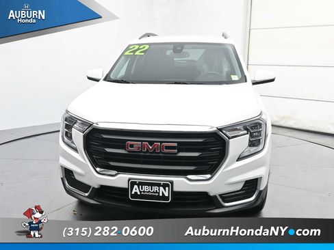 Used 2022 GMC Terrain SLE AWD/4WD image 3