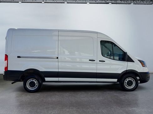 Used 2025 Ford Transit 250 Medium Roof image 3