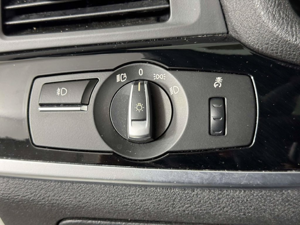 Used 2017 BMW X3 xDrive28i AWD/4WD image 18