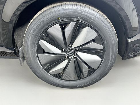 Used 2023 Nissan Ariya FWD image 11