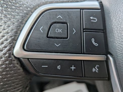 Used 2022 Toyota Sienna Limited image 15