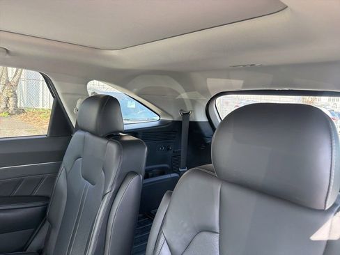 Used 2023 Kia Sorento SX image 11