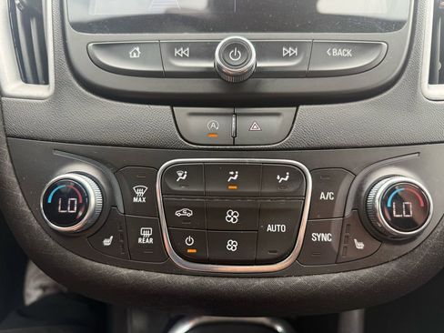 Used 2023 Chevrolet Malibu LT FWD image 18