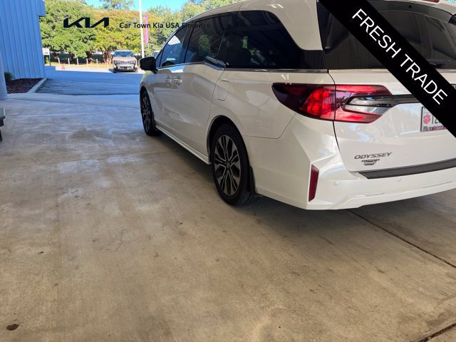 Used 2025 Honda Odyssey Elite image 4