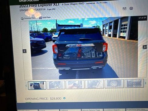 Used 2023 Ford Explorer XLT w/ Equipment Group 202A AWD/4WD image 11