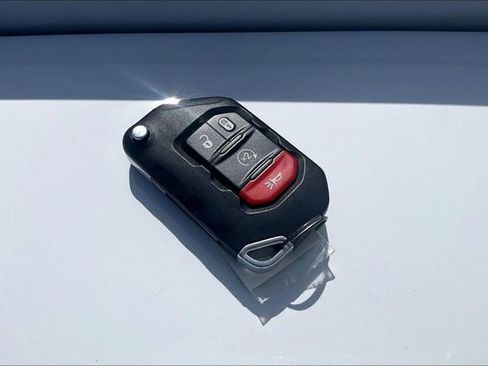 Used 2021 Jeep Wrangler Unlimited Sahara AWD/4WD image 10